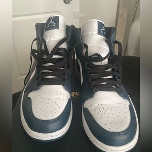 Jordan 1 Mid